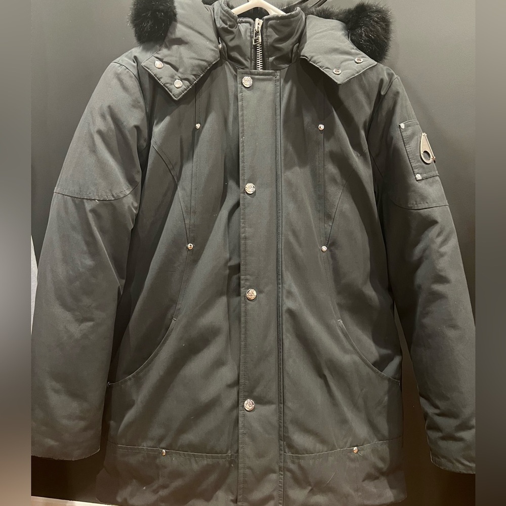 Gray moose knuckle coat kids sz XL in great condition